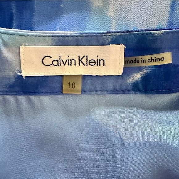 Calvin Klein blue and white patterned flowy skirt.  Size 10 - Picture 5 of 7